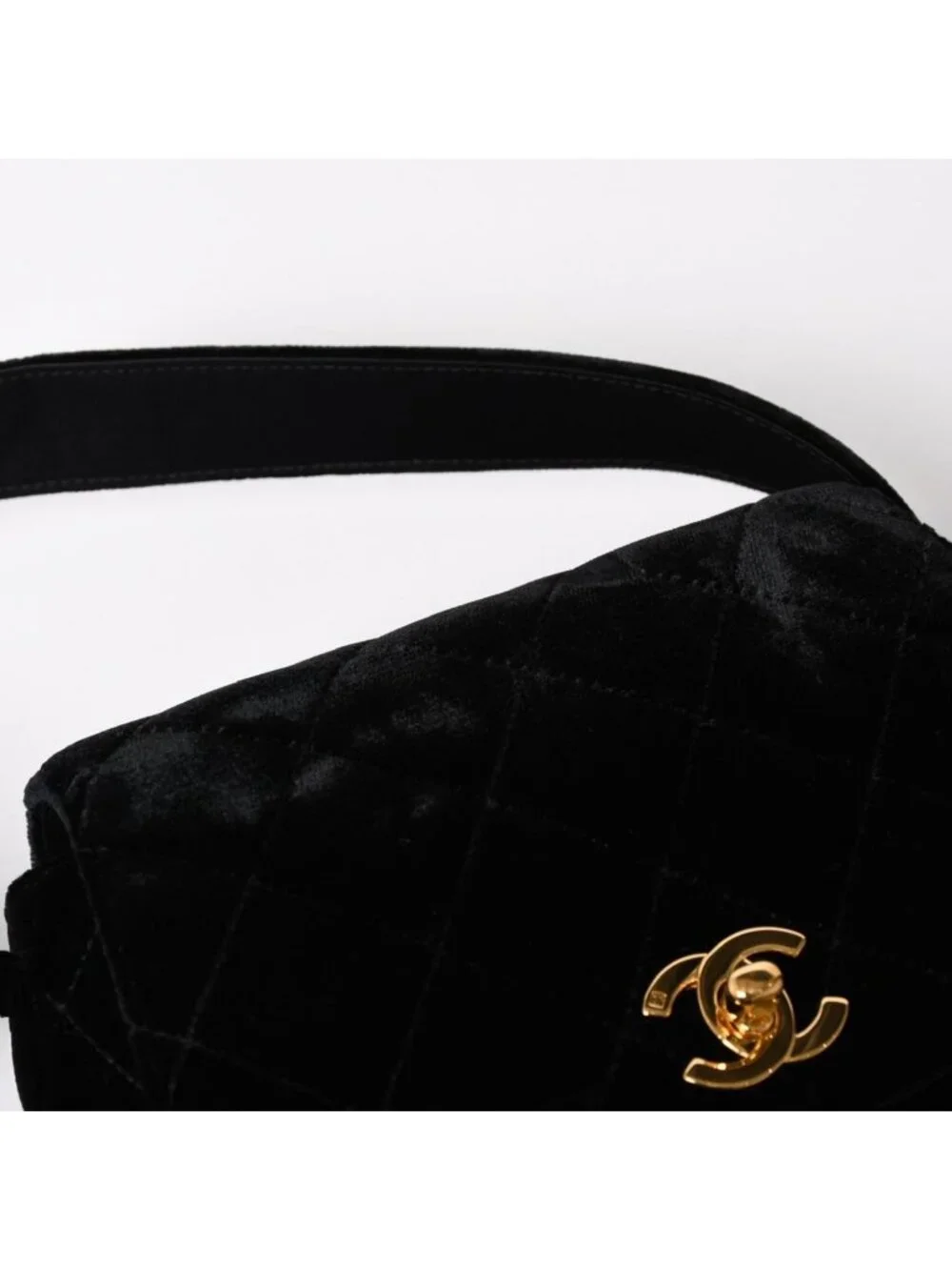 Chanel Bag CC Logo Velvet Quilted Turnlock Black Gold